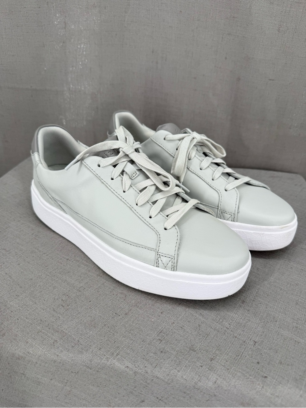 Kizik Vegas Mens Sz 8 Wmns Sz 9.5 Gray Leather Handsfree Casual Shoes Sneakers